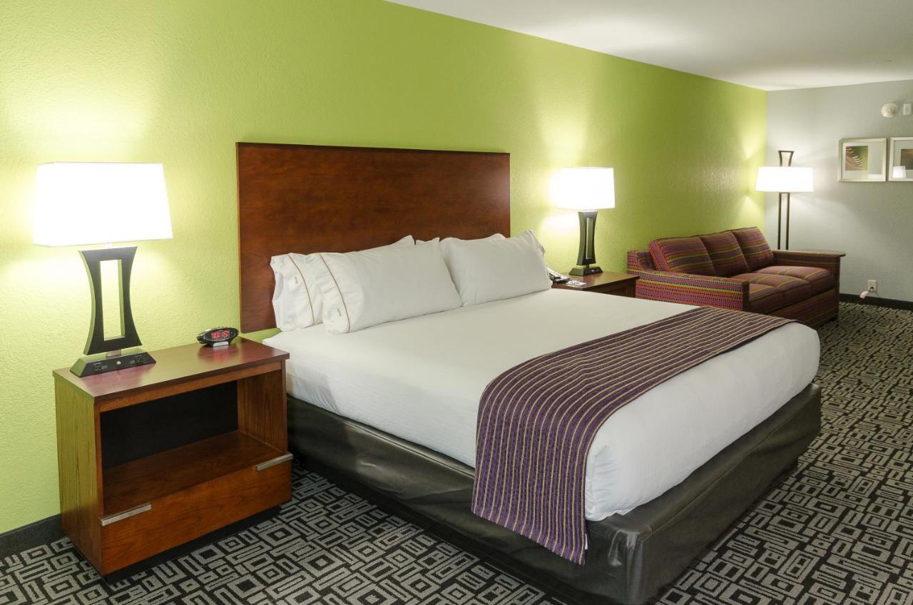 Holiday Inn Express Hickory - Hickory Mart By Ihg Exterior photo