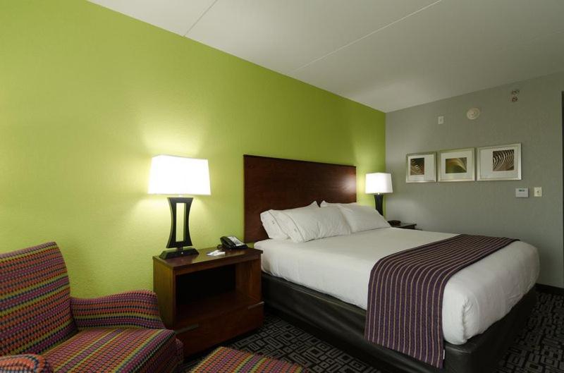 Holiday Inn Express Hickory - Hickory Mart By Ihg Exterior photo