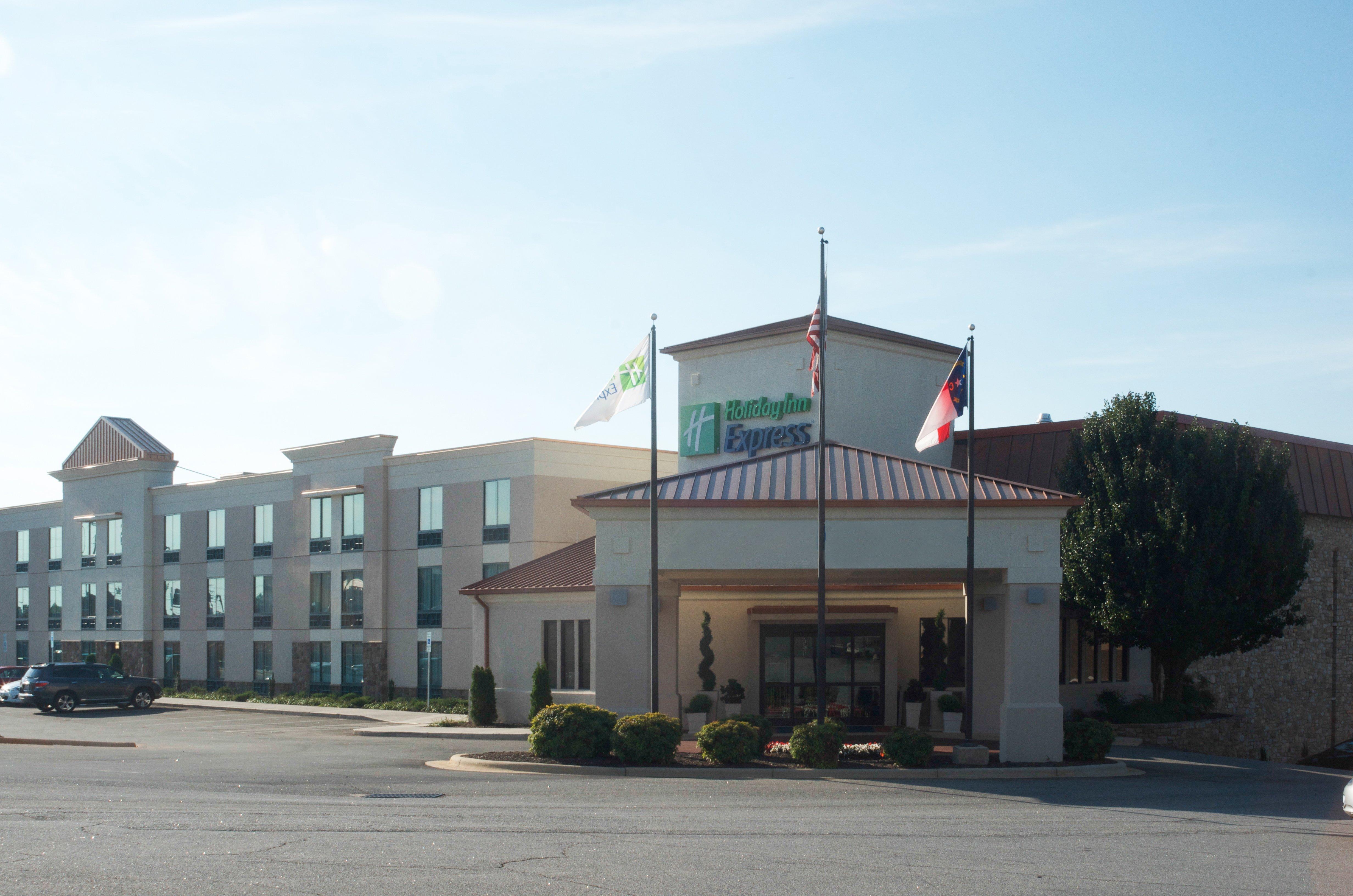 Holiday Inn Express Hickory - Hickory Mart By Ihg Exterior photo