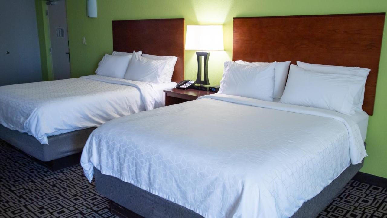 Holiday Inn Express Hickory - Hickory Mart By Ihg Exterior photo
