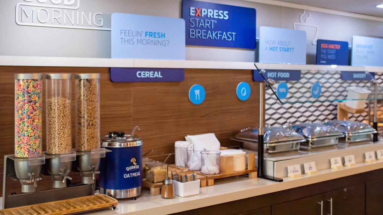 Holiday Inn Express Hickory - Hickory Mart By Ihg Exterior photo